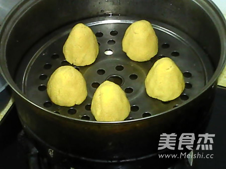 <a href=/shicai/mimian/YuMi/index.html target=_blank><u>玉米</u></a><a href=/shicai/mimian/HuangDouMian/index.html target=_blank><u><a href=/shicai/mimian/HuangDou/index.html target=_blank><u>黄豆</u></a>面</u></a>窝窝头的做法