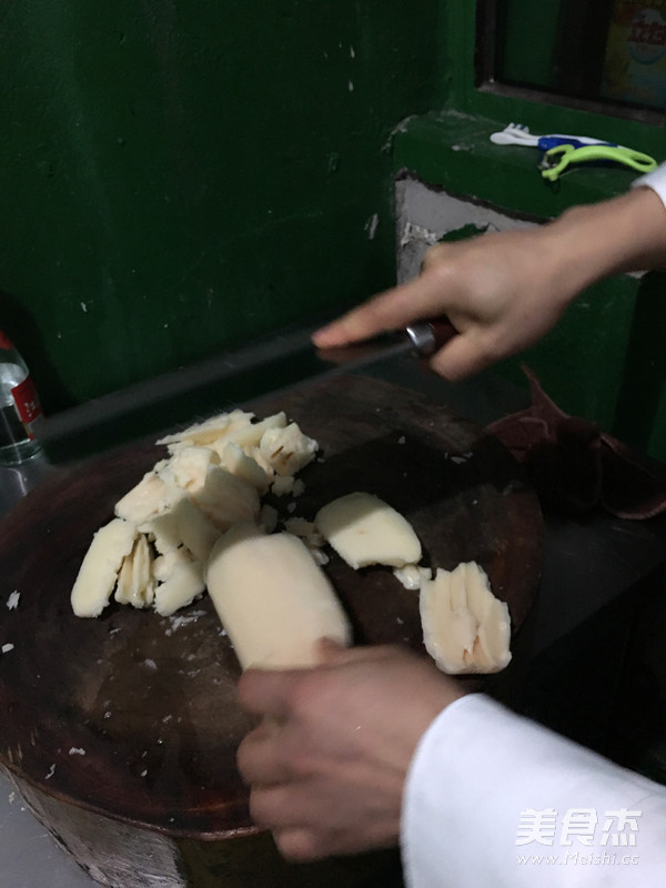 九旺源<a href=/shicai/shucai/LianOu/index.html target=_blank><u>莲<a href=/shicai/shucai/Ou/index.html target=_blank><u>藕</u></a></u></a><a href=/shicai/rouqin/PaiGu/index.html target=_blank><u>排骨</u></a>汤的做法