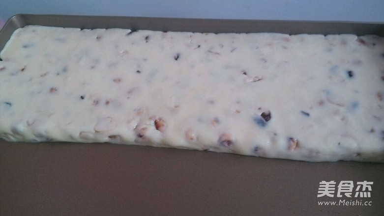 <a href=/shicai/guopin/HuaSheng/index.html target=_blank><u>花生</u></a>牛轧糖的做法