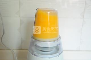 橙汁<a href=/shicai/shucai/LuoBo/index.html target=_blank><u>萝卜</u></a>苗