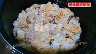 <a href=/shicai/rouqin/PaiGu/index.html target=_blank><u>排骨</u></a><a href=/shicai/shucai/YuTou/index.html target=_blank><u>芋头</u></a><a href=/shicai/shucai/XiangGu/index.html target=_blank><u>香菇</u></a>焖饭