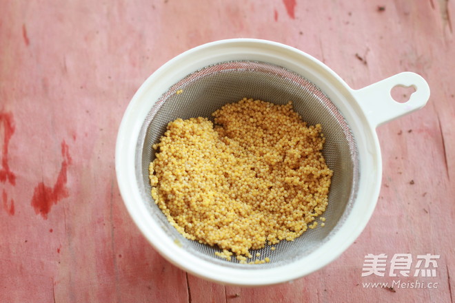 #恒大兴安贡米#<a href=/shicai/shucai/ZiShu/index.html target=_blank><u>紫薯</u></a>杂粮饭团的做法