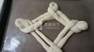 中国福<a href=/shicai/mimian/MianBao/index.html target=_blank><u>面包</u></a>