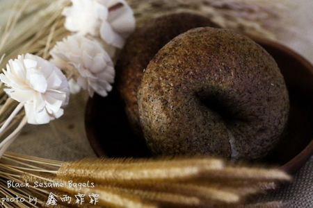 天然酵母<a href=/shicai/guopin/HeiZhiMa/index.html target=_blank><u>黑<a href=/shicai/guopin/ZhiMa/index.html target=_blank><u>芝麻</u></a></u></a>贝果