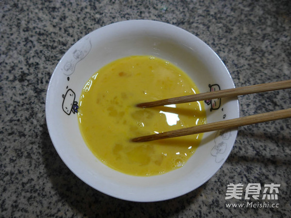 <a href=/shicai/shucai/XiHuLu/index.html target=_blank><u>西葫芦</u></a><a href=/shicai/rouqin/JiDan/index.html target=_blank><u>鸡蛋</u></a><a href=/shicai/mimian/NianGao/index.html target=_blank><u>年糕</u></a>汤的做法