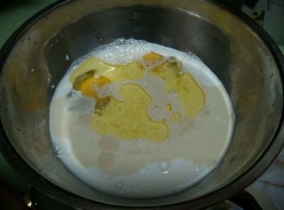 自制<a href=/shicai/mimian/YouTiao/index.html target=_blank><u>油条</u></a>