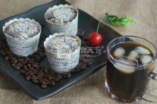 松露黑<a href=/shicai/mimian/QiaoKeLi/index.html target=_blank><u>巧克力</u></a>纸杯蛋糕