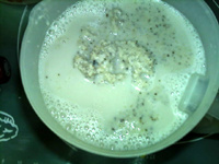 浓渣<a href=/shicai/mimian/HeiDou/index.html target=_blank><u>黑豆</u></a>浆