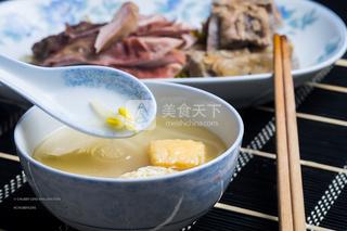 胡椒<a href=/shicai/rouqin/ZhuDu/index.html target=_blank><u>猪肚</u></a>豆<a href=/shicai/shucai/YaCai/index.html target=_blank><u>芽菜</u></a>汤