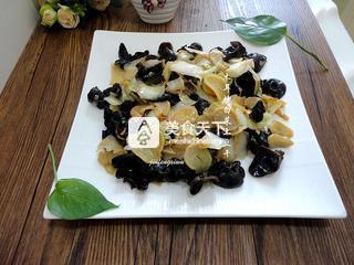 <a href=/shicai/shucai/MuEr/index.html target=_blank><u>木耳</u></a>炒<a href=/shicai/shucai/BaiCai/index.html target=_blank><u>白菜</u></a><a href=/shicai/shucai/TuDou/index.html target=_blank><u>土豆</u></a>干