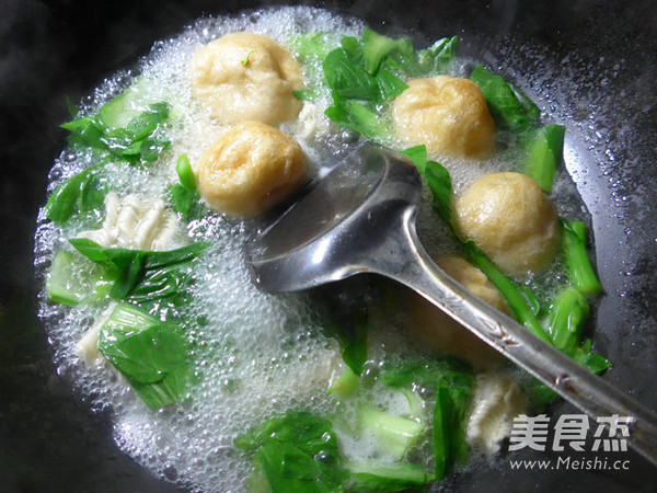 肉面筋菜芯波纹面的做法