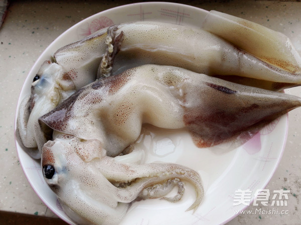 <a href=/shicai/shucai/XiLanHua/index.html target=_blank><u>西兰花</u></a>炒<a href=/shicai/shuichanpin/YouYu/index.html target=_blank><u>鱿鱼</u></a>的做法