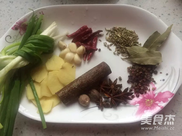 我家的五香酱<a href=/shicai/rouqin/NiuRou/index.html target=_blank><u>牛肉</u></a>的做法