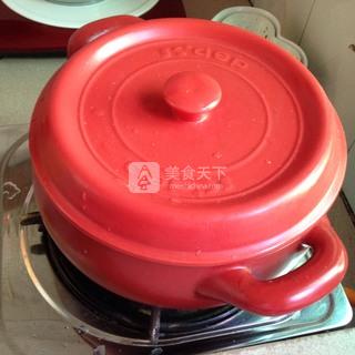 <a href=/shicai/shuichanpin/YouYu/index.html target=_blank><u>鱿鱼</u></a>茨菰<a href=/shicai/shucai/LianOu/index.html target=_blank><u>莲<a href=/shicai/shucai/Ou/index.html target=_blank><u>藕</u></a></u></a>骨头汤