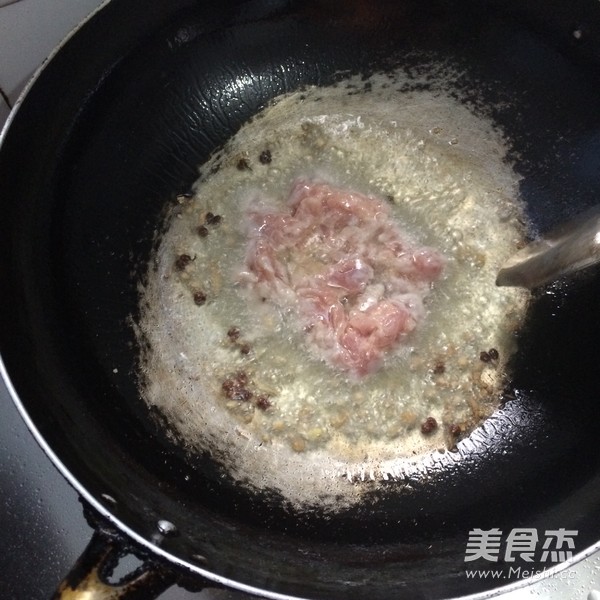 <a href=/shicai/shucai/LianOu/index.html target=_blank><u>莲<a href=/shicai/shucai/Ou/index.html target=_blank><u>藕</u></a></u></a>炒肉片的做法