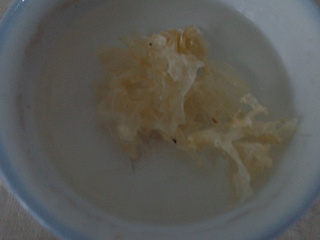 <a href=/shicai/shucai/ZiShu/index.html target=_blank><u>紫薯</u></a><a href=/shicai/shucai/YinEr/index.html target=_blank><u>银耳</u></a><a href=/shicai/shucai/BaiHe/index.html target=_blank><u>百合</u></a>粥