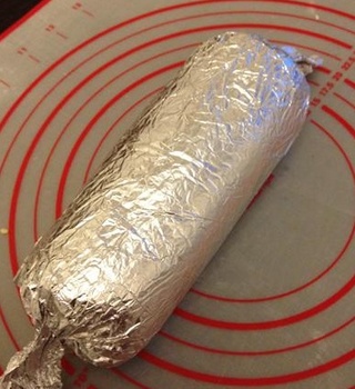 樱花<a href=zt/qifengdg target=_blank><u>戚风蛋糕</u></a>卷