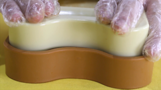 <a href=/shicai/guopin/NuiYouGuo/index.html target=_blank><u><a href=/shicai/guopin/NiuYouGuo/index.html target=_blank><u>牛油果</u></a></u></a>鲜虾三明治