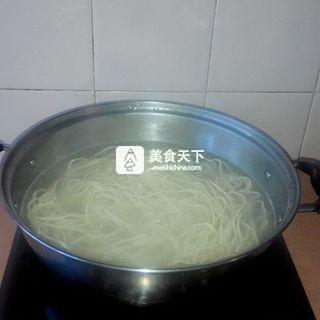 红烧<a href=/shicai/rouqin/NiuNan/index.html target=_blank><u>牛腩</u></a>面