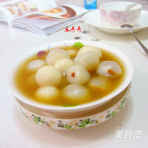 红糖<a href=/shicai/guopin/LiZhi/index.html target=_blank><u>荔枝</u></a>汤丸的做法