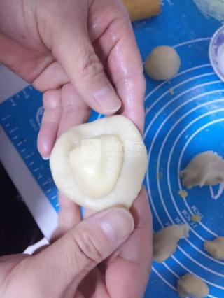 <a href=/shicai/mimian/HongDou/index.html target=_blank><u>红豆</u></a>酥