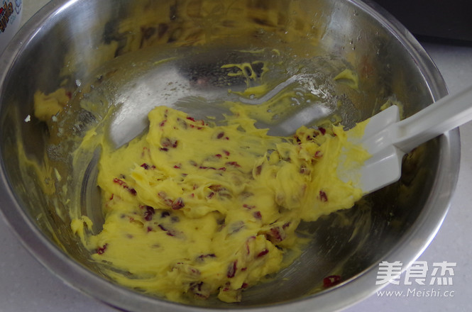 <a href=/shicai/guopin/ManYueMei/index.html target=_blank><u>蔓越莓</u></a>饼干的做法