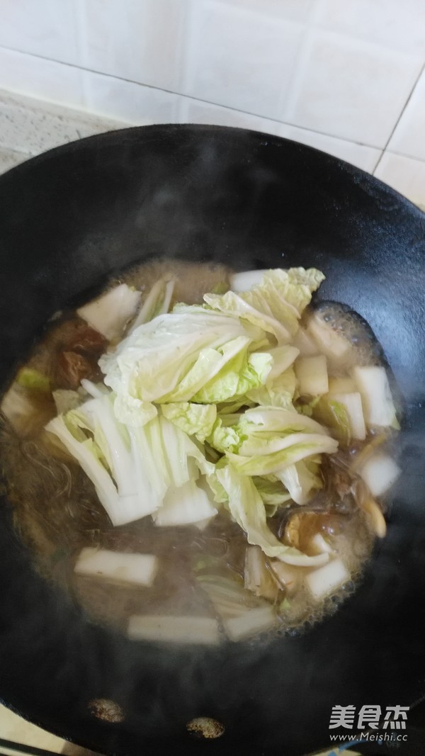 <a href=/shicai/rouqin/NiuNan/index.html target=_blank><u>牛腩</u></a><a href=/shicai/shucai/HongShu/index.html target=_blank><u>红薯</u></a>粉的做法