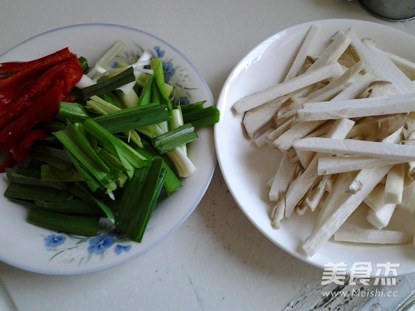 素炒<a href=/shicai/shucai/XingBaoGu/index.html target=_blank><u><a href=/shicai/guopin/Xing/index.html target=_blank><u>杏</u></a>鲍菇</u></a>的做法