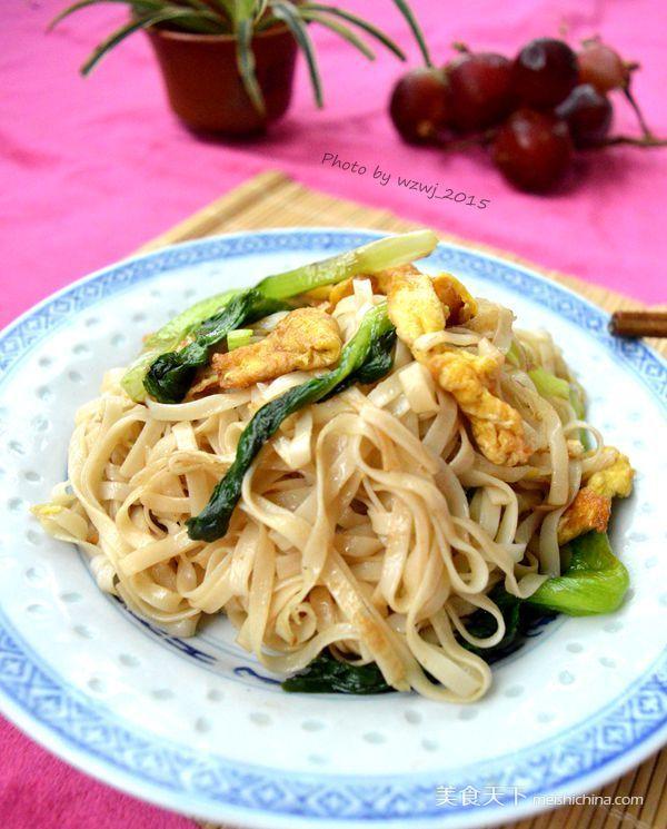 <a href=/shicai/rouqin/JiDan/index.html target=_blank><u>鸡蛋</u></a><a href=/shicai/shucai/ShengCai/index.html target=_blank><u>生菜</u></a>炒<a href=/shicai/mimian/GuaMian/index.html target=_blank><u>挂面</u></a>