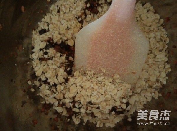 <a href=/shicai/shucai/HuLuoBo/index.html target=_blank><u>胡<a href=/shicai/shucai/LuoBo/index.html target=_blank><u>萝卜</u></a></u></a>红糖<a href=/shicai/mimian/YanMai/index.html target=_blank><u>燕麦</u></a>饼干的做法