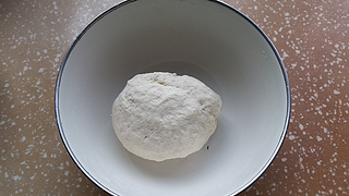 <a href=/shicai/mimian/NiuNai/index.html target=_blank><u>牛奶</u></a>刀切馒头