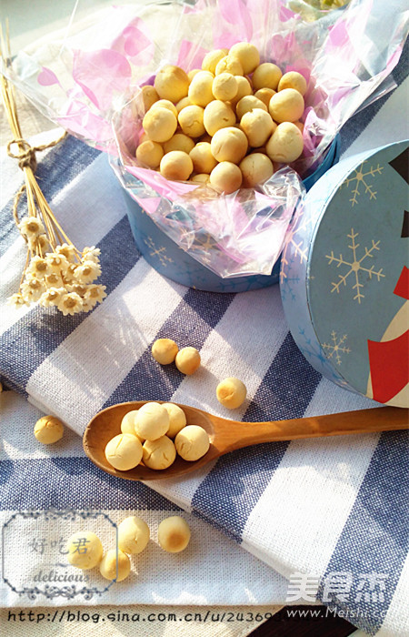 <a href=/shicai/diaoweipin/FengMi/index.html target=_blank><u>蜂蜜</u></a>小馒头的做法