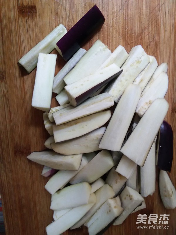 巧拌鱼香<a href=/shicai/shucai/QieZi/index.html target=_blank><u>茄子</u></a>的做法