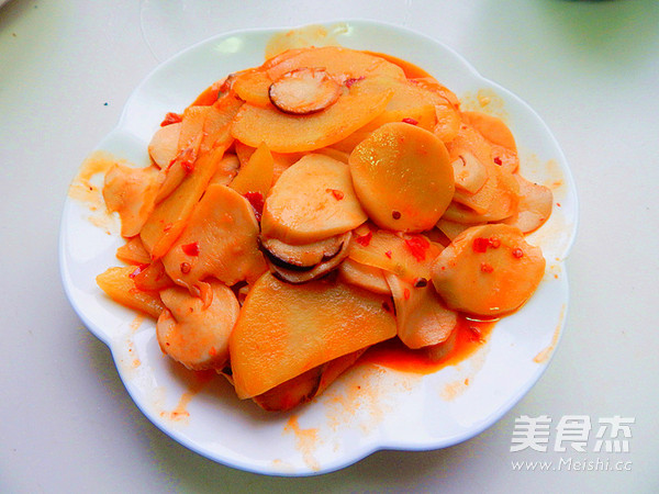 香辣<a href=/shicai/shucai/XingBaoGu/index.html target=_blank><u><a href=/shicai/guopin/Xing/index.html target=_blank><u>杏</u></a>鲍菇</u></a>炒<a href=/shicai/shucai/TuDou/index.html target=_blank><u>土豆</u></a>片的做法