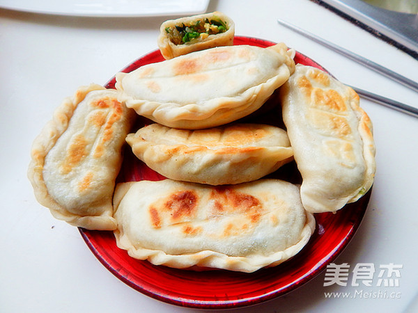 <a href=/shicai/shucai/BoCai/index.html target=_blank><u>菠菜</u></a><a href=/shicai/mimian/FenSi/index.html target=_blank><u>粉丝</u></a>盒的做法