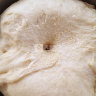 <a href=/shicai/mimian/DanNaiYou/index.html target=_blank><u>淡<a href=/shicai/mimian/NaiYou/index.html target=_blank><u>奶油</u></a></u></a>夹心<a href=/shicai/mimian/MianBao/index.html target=_blank><u>面包</u></a>