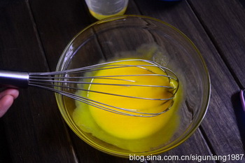 <a href=/shicai/guopin/BaiXiangGuo/index.html target=_blank><u>百香果</u></a><a href=zt/qifengdg target=_blank><u>戚风蛋糕</u></a>步骤4