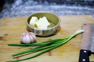 蒜香<a href=/shicai/mimian/MianBao/index.html target=_blank><u>面包</u></a>