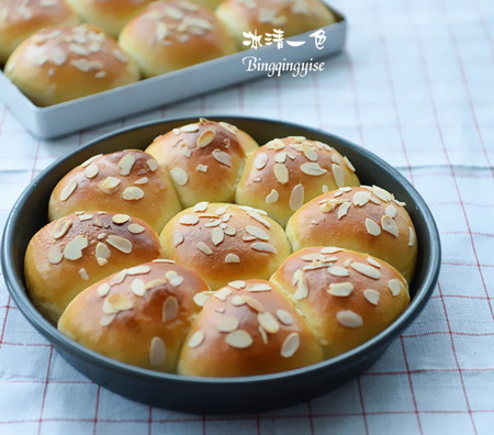 <a href=/shicai/guopin/LiuLian/index.html target=_blank><u>榴莲</u></a>小餐包