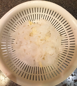 <a href=/shicai/shucai/HuangGua/index.html target=_blank><u>黄瓜</u></a>丝拌<a href=/shicai/shucai/YinEr/index.html target=_blank><u>银耳</u></a>