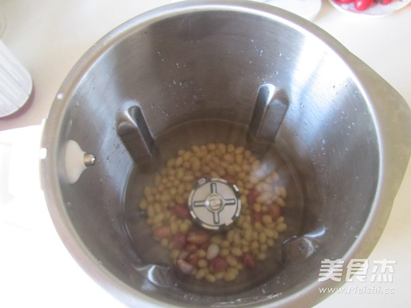 #苏泊尔醇浆机#<a href=/shicai/guopin/HuaSheng/index.html target=_blank><u>花生</u></a><a href=/shicai/mimian/YiMi/index.html target=_blank><u>薏米</u></a><a href=/shicai/mimian/DouJiang/index.html target=_blank><u>豆浆</u></a>的做法