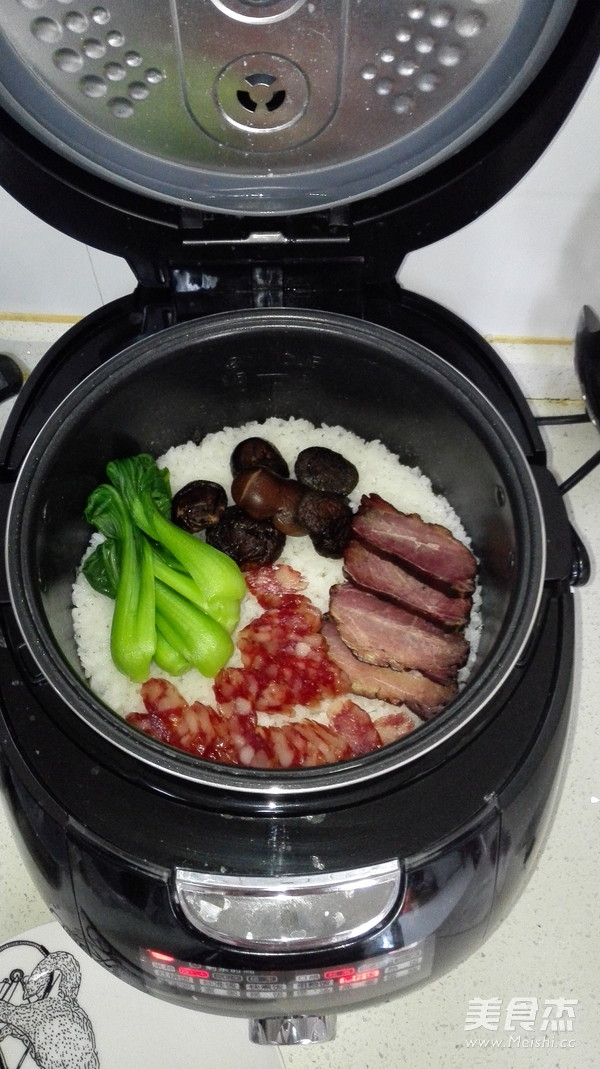 腊味煲仔饭的做法