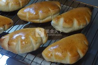 白兰地蛋奶酱夹心<a href=/shicai/mimian/MianBao/index.html target=_blank><u>面包</u></a>