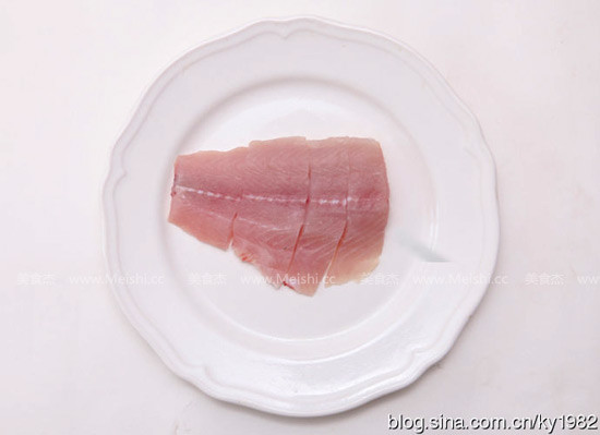 蒸<a href=/shicai/shuichanpin/YuWan/index.html target=_blank><u>鱼丸</u></a>Bi.jpg