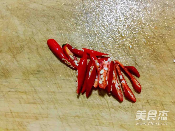 <a href=/shicai/shucai/HongShu/index.html target=_blank><u>红薯</u></a>粉炒包菜的做法