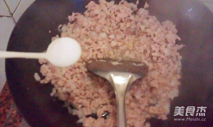 <a href=/shicai/mimian/ZhiShi/index.html target=_blank><u>芝士</u></a>肉酱焗意粉的做法