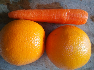 <a href=/shicai/shucai/HuLuoBo/index.html target=_blank><u>胡<a href=/shicai/shucai/LuoBo/index.html target=_blank><u>萝卜</u></a></u></a>橙汁