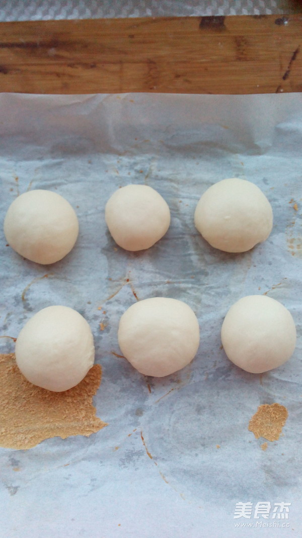 <a href=/shicai/mimian/NiuNai/index.html target=_blank><u>牛奶</u></a>小<a href=/shicai/mimian/MianBao/index.html target=_blank><u>面包</u></a>的做法