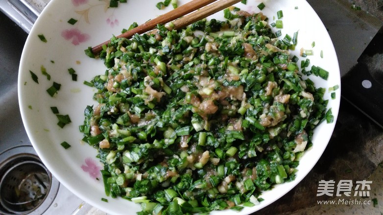 <a href=/shicai/shucai/JiuCai/index.html target=_blank><u>韭菜</u></a>肉包的做法