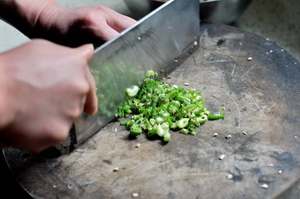 虎皮烧椒拌<a href=/shicai/rouqin/NiuDu/index.html target=_blank><u>牛肚</u></a>步骤4